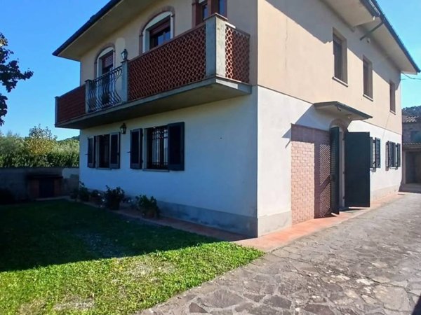 casa indipendente in vendita a Capannori in zona Vorno