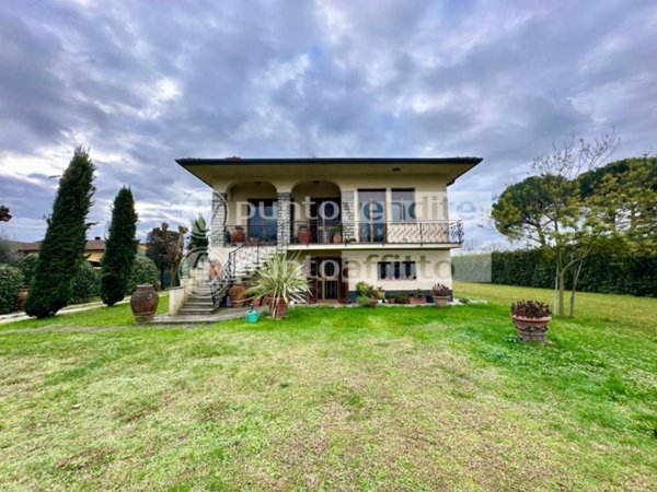 casa indipendente in vendita a Capannori in zona Lammari