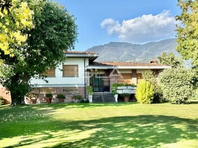 casa indipendente in vendita a Capannori in zona Marlia