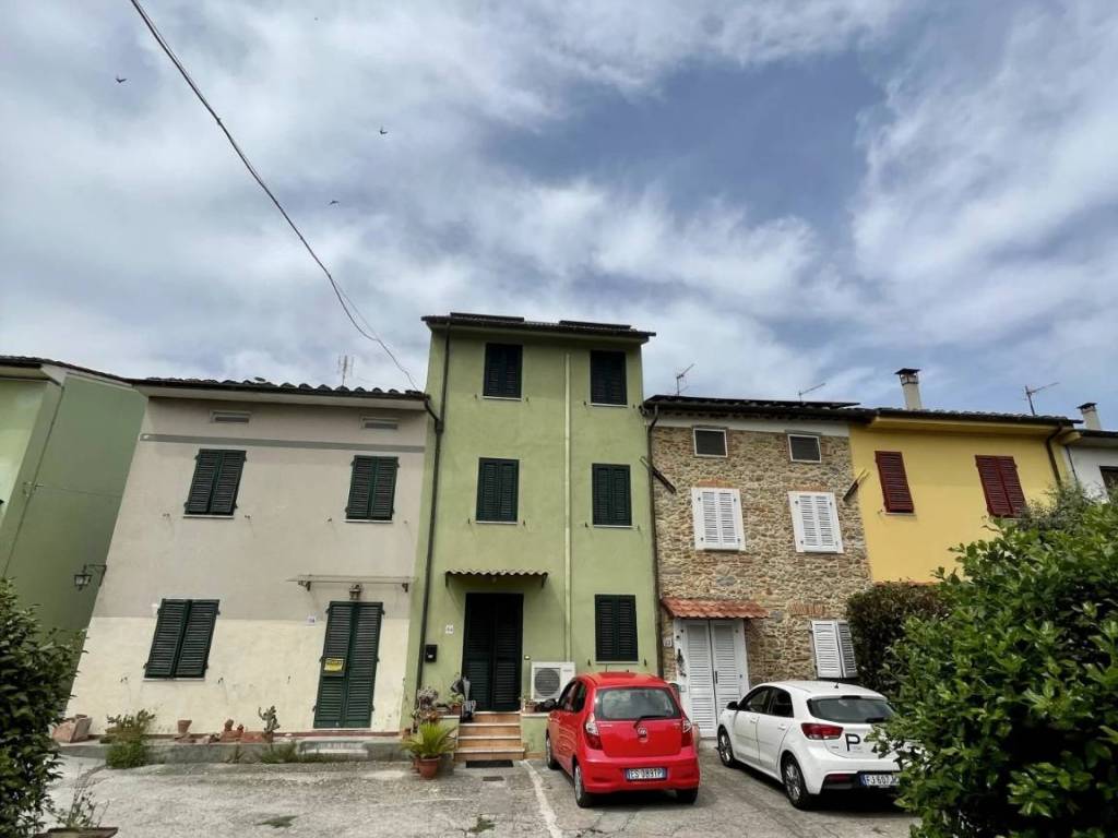 casa indipendente in vendita a Capannori in zona Santa Margherita