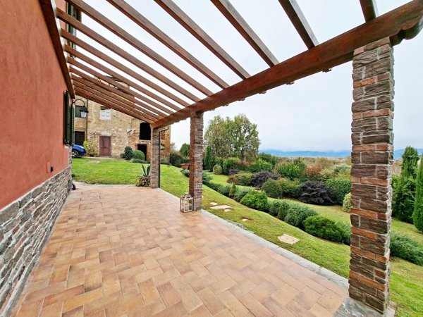 esavano in vendita a Capannori