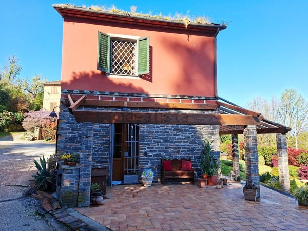 esavano in vendita a Capannori