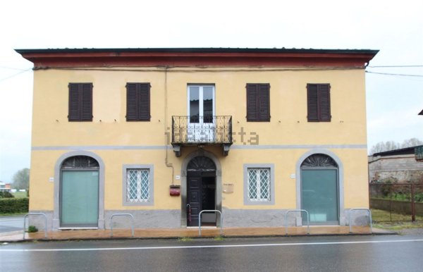 casa indipendente in vendita a Capannori in zona Borgonuovo