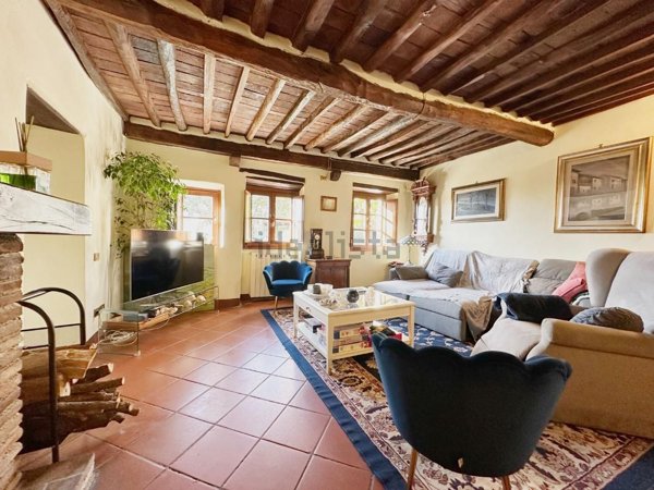 casale in vendita a Capannori