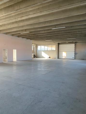 locale commerciale in vendita a Capannori