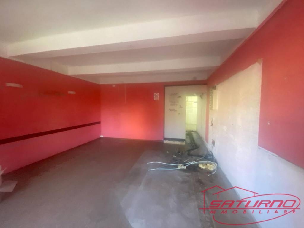 negozio in vendita a Capannori in zona Marlia