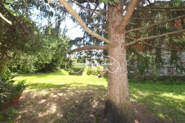 intera palazzina in vendita a Capannori in zona Marlia