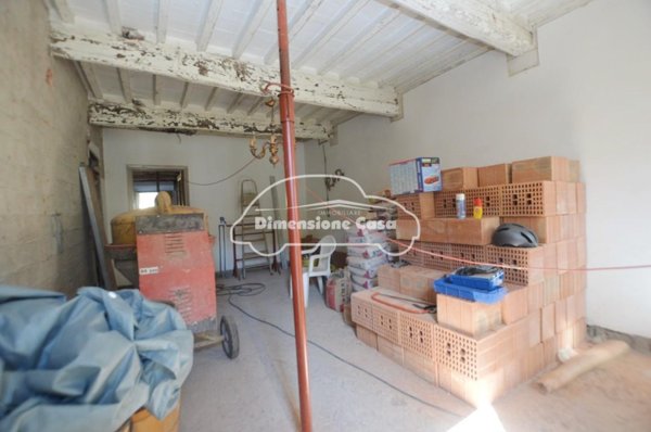 intera palazzina in vendita a Capannori in zona Lunata