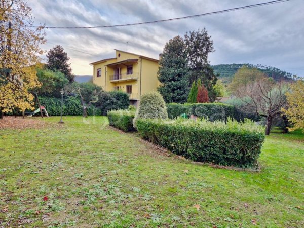 casa indipendente in vendita a Capannori in zona Castelvecchio di Compito