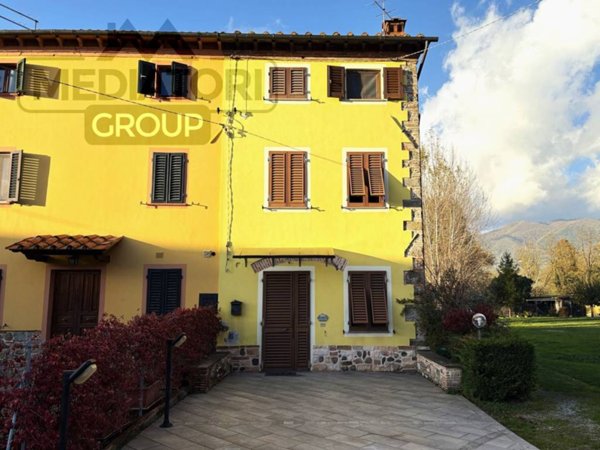casa indipendente in vendita a Capannori in zona Marlia