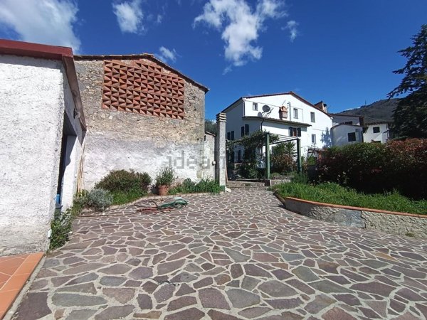 casa indipendente in vendita a Capannori