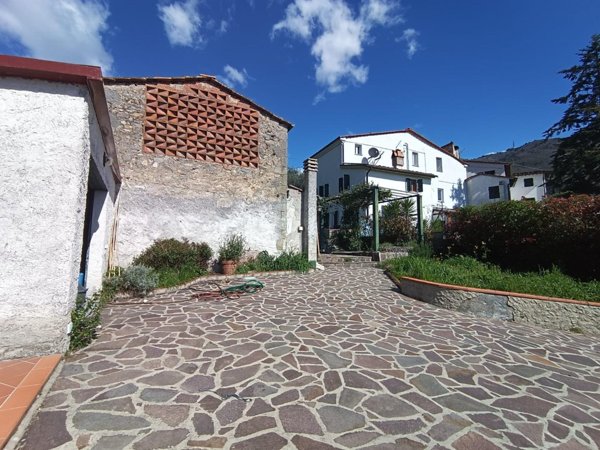casa indipendente in vendita a Capannori
