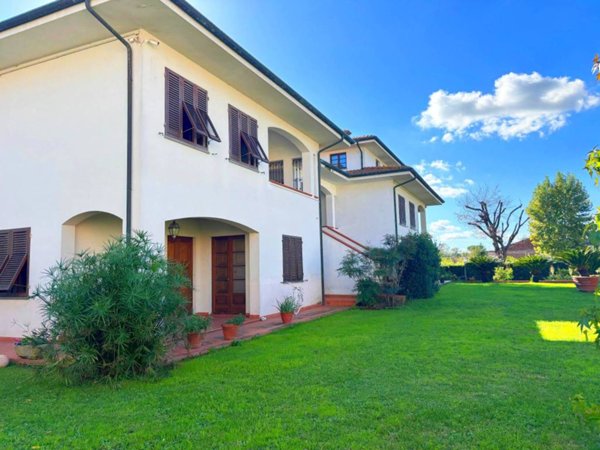 casa indipendente in vendita a Capannori in zona Lunata