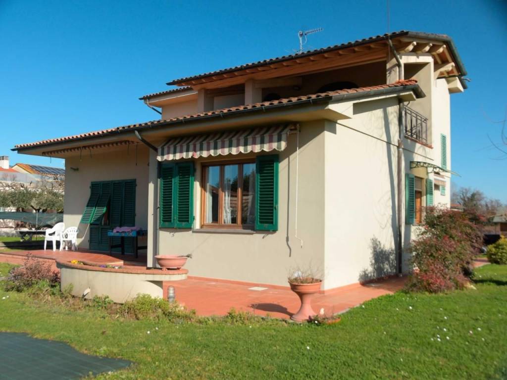 casa indipendente in vendita a Capannori in zona Lunata