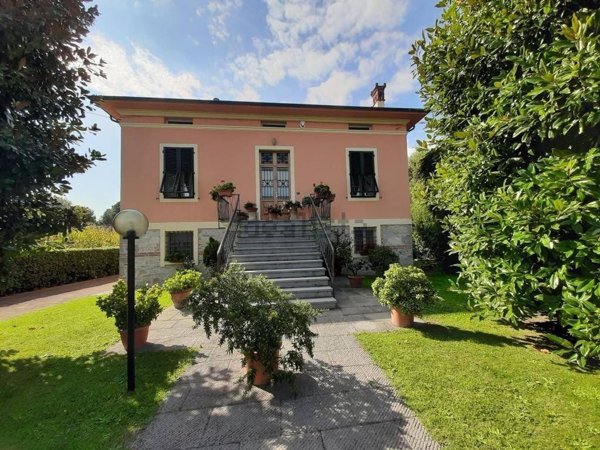 casa indipendente in vendita a Capannori in zona Santa Margherita