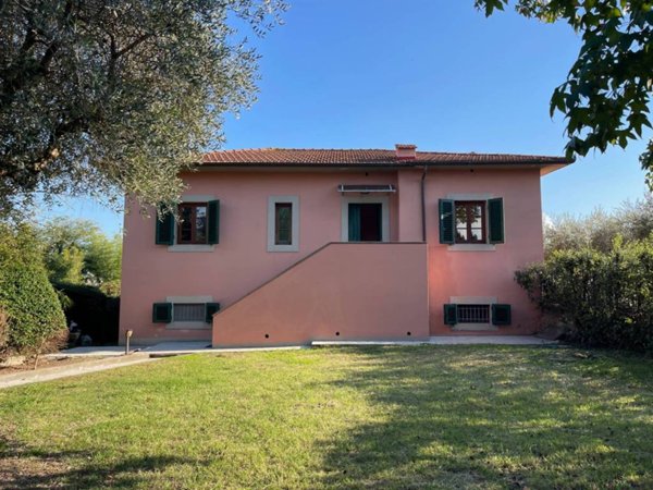casa indipendente in vendita a Capannori in zona Marlia