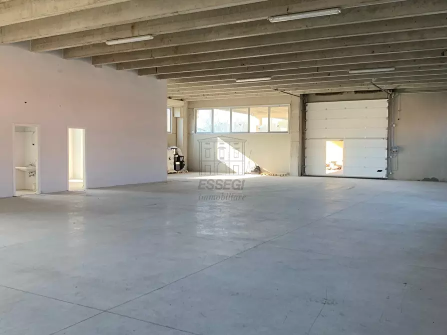 locale di sgombero in vendita a Capannori