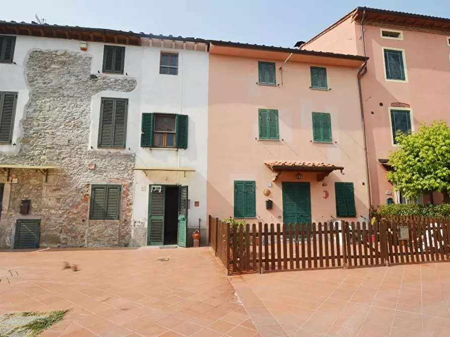 casa indipendente in vendita a Capannori in zona Marlia