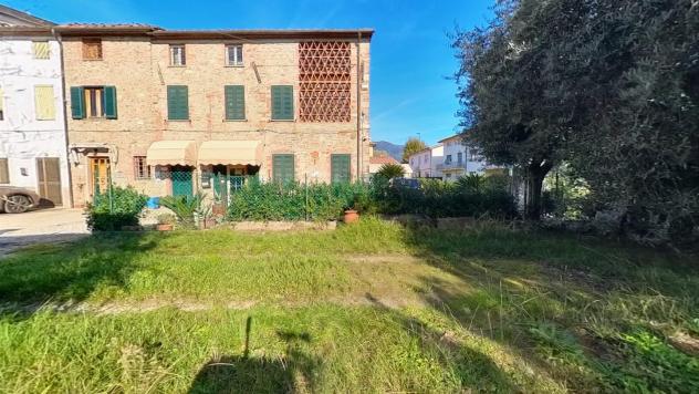 casa indipendente in vendita a Capannori in zona Segromigno in Monte