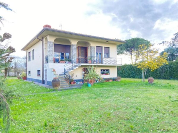 casa indipendente in vendita a Capannori in zona Lammari