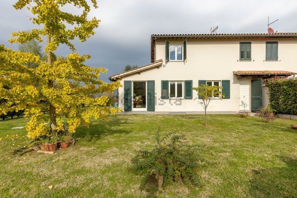casa indipendente in vendita a Capannori