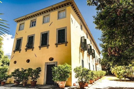 villa in vendita a Capannori in zona Marlia