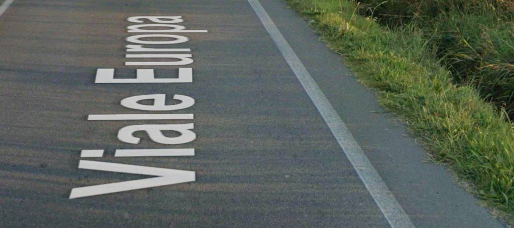 ufficio in vendita a Capannori in zona Lammari