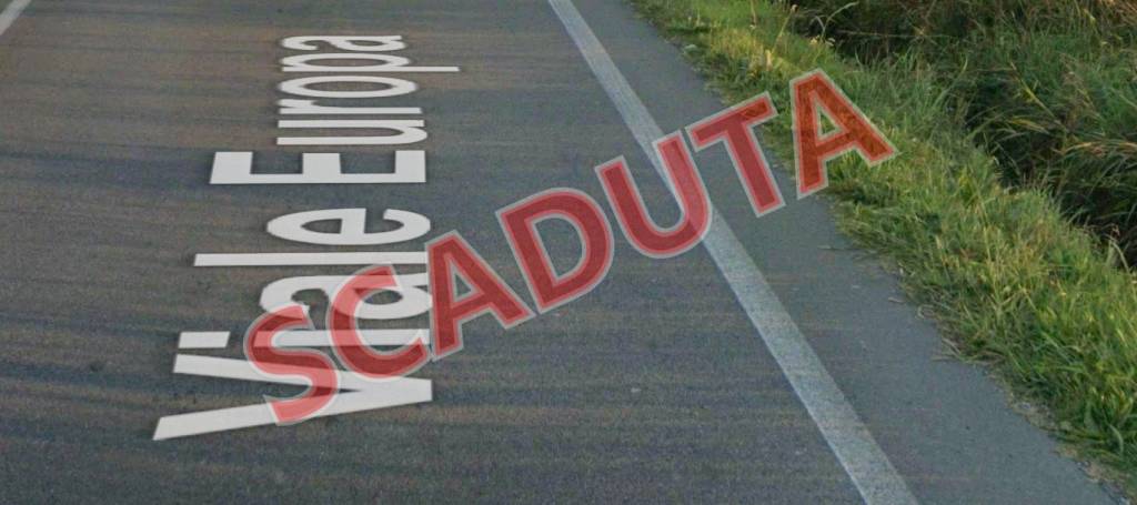 ufficio in vendita a Capannori in zona Lammari