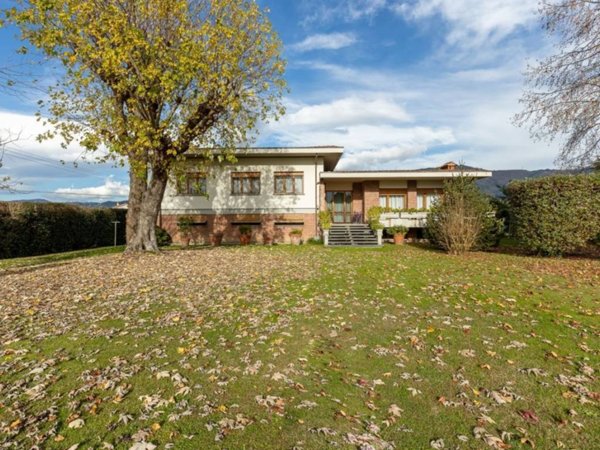 casa indipendente in vendita a Capannori in zona Lammari