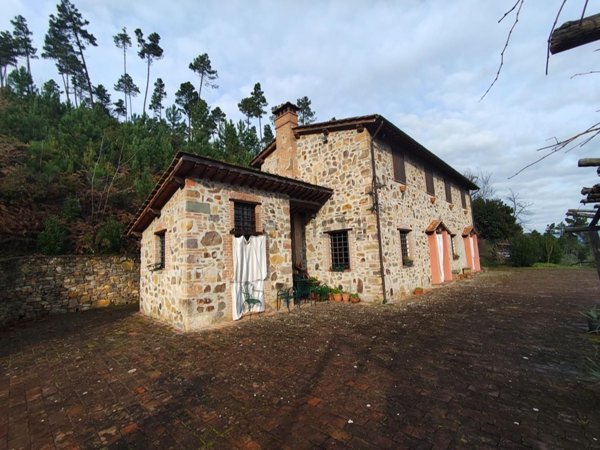 casale in vendita a Capannori