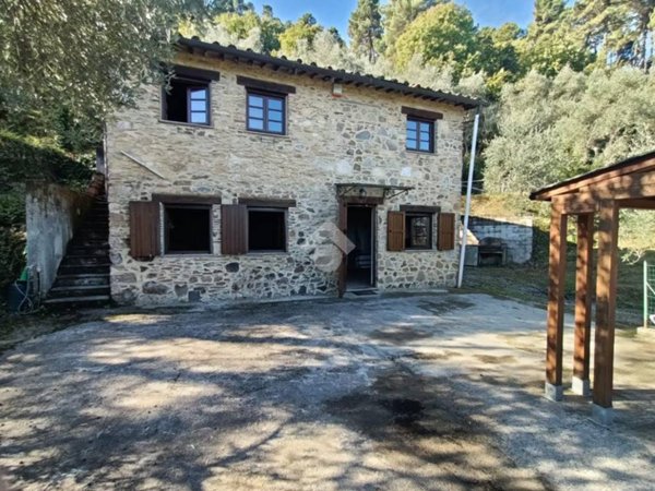 casa indipendente in vendita a Capannori