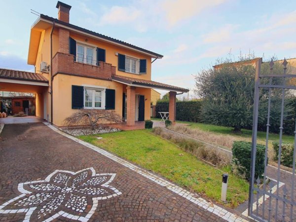 casa indipendente in vendita a Capannori in zona Lammari