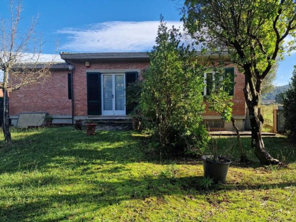 casa indipendente in vendita a Capannori in zona Guamo