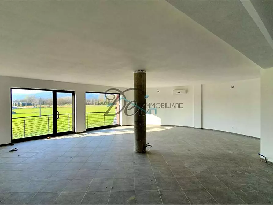 ufficio in vendita a Capannori in zona Lunata