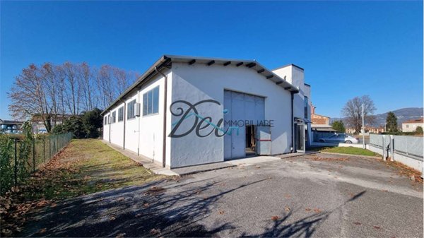 ufficio in vendita a Capannori in zona Marlia