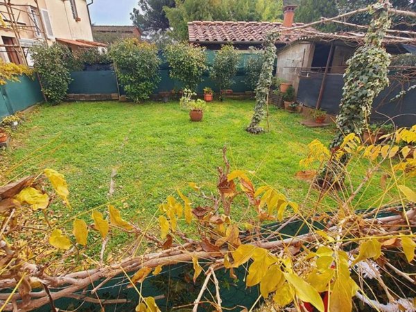casa indipendente in vendita a Capannori