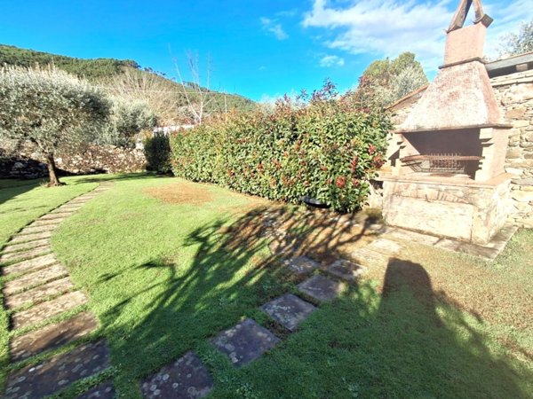 casa indipendente in vendita a Capannori in zona Vorno