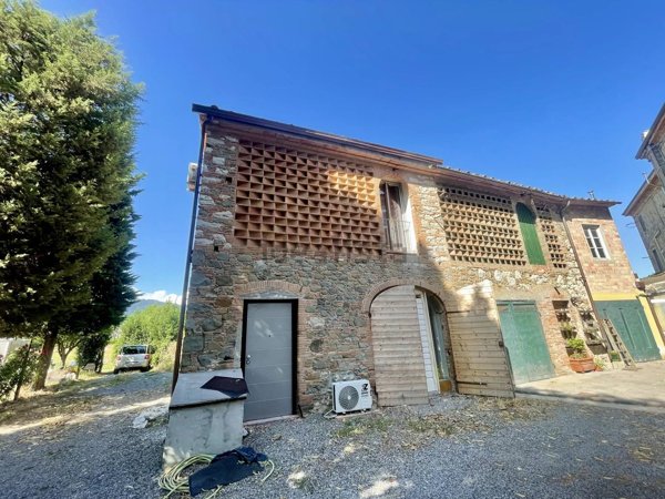 casa indipendente in vendita a Capannori