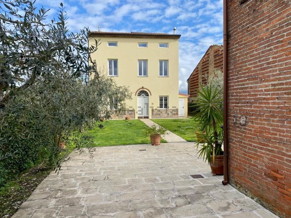 casa indipendente in vendita a Capannori