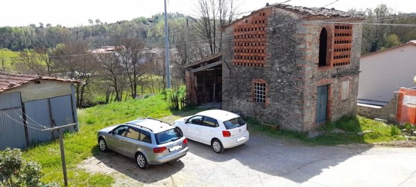 casa indipendente in vendita a Capannori