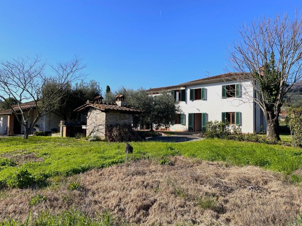 casa indipendente in vendita a Capannori in zona Marlia