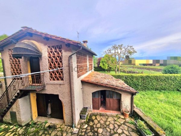 casa indipendente in vendita a Capannori in zona Vorno