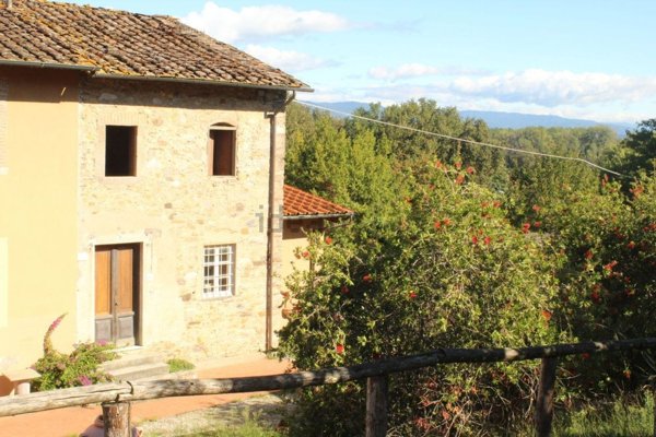 casa indipendente in vendita a Capannori in zona Guamo