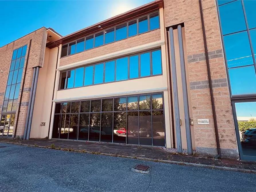 ufficio in vendita a Capannori in zona Guamo