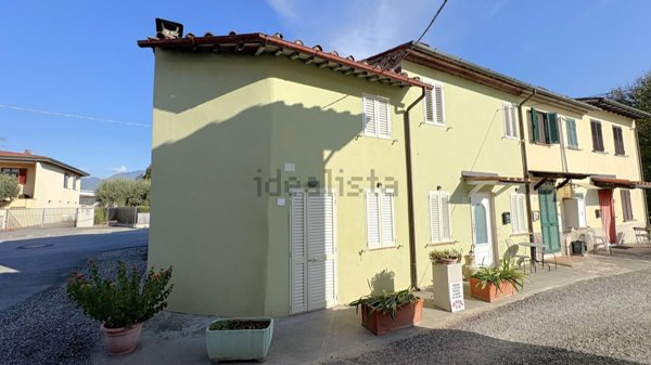 appartamento in vendita a Capannori in zona Lammari