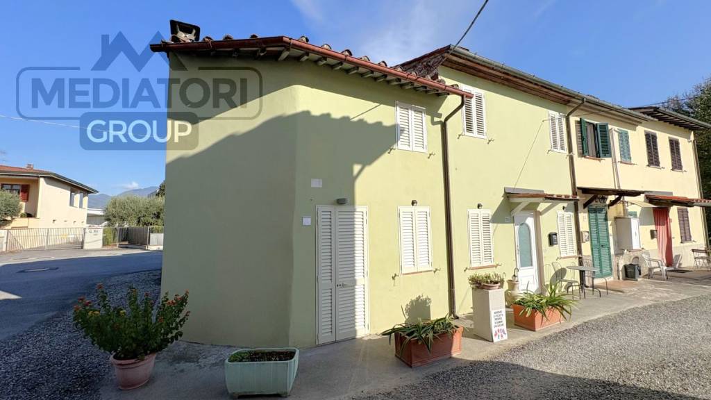 appartamento in vendita a Capannori in zona Lammari