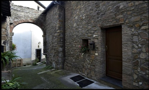 casa indipendente in vendita a Capannori in zona Castelvecchio di Compito