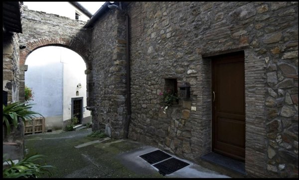 casa indipendente in vendita a Capannori in zona Castelvecchio di Compito