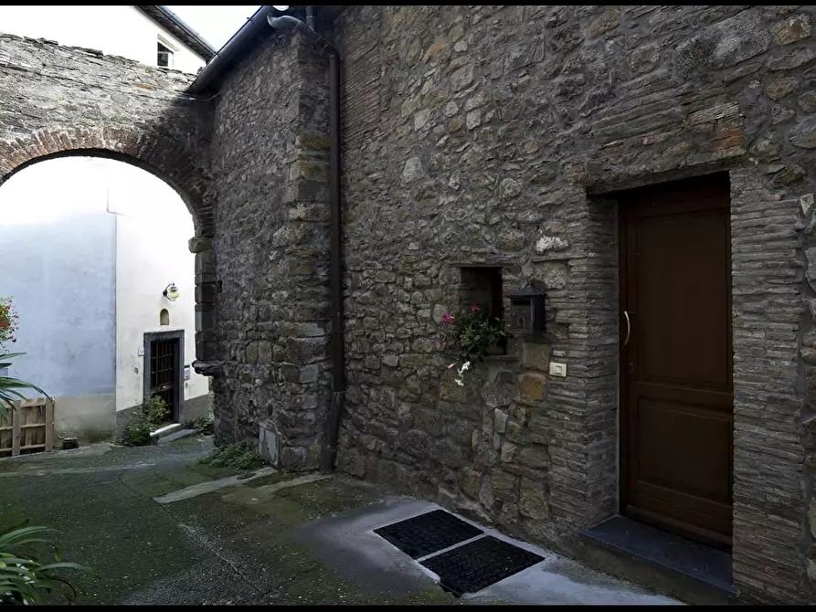casa indipendente in vendita a Capannori in zona Castelvecchio di Compito