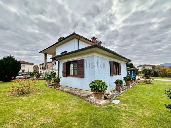 casa indipendente in vendita a Capannori in zona Lammari